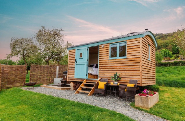 Victoria Hut near Allerford