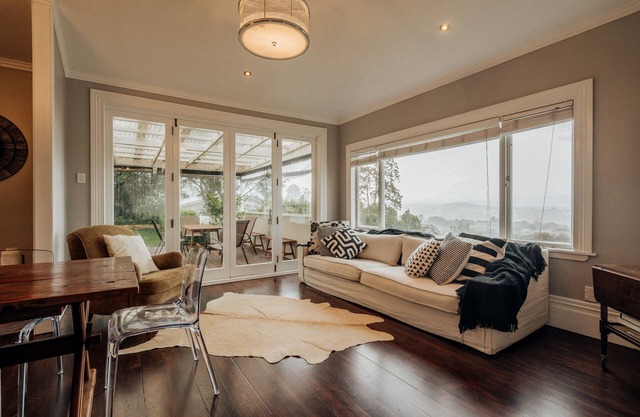 View 14 - Spacious villa in the heart of Mt Eden - sleeps 10 guests