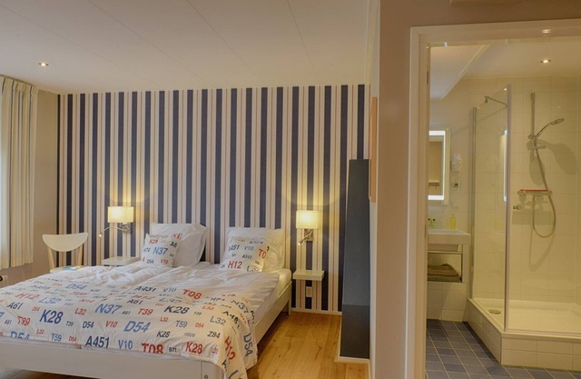 View of the harbour, room with shared kitchenette