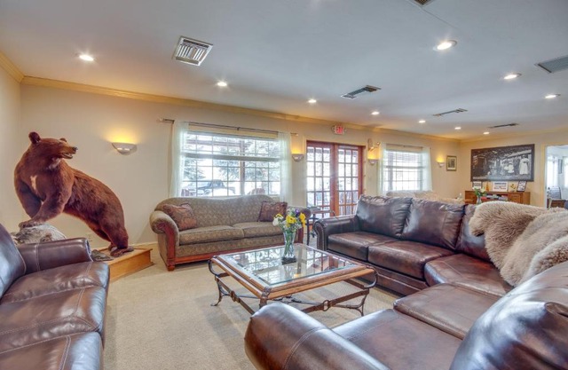 Views and Trail Access Scenic Montana Ranch Retreat