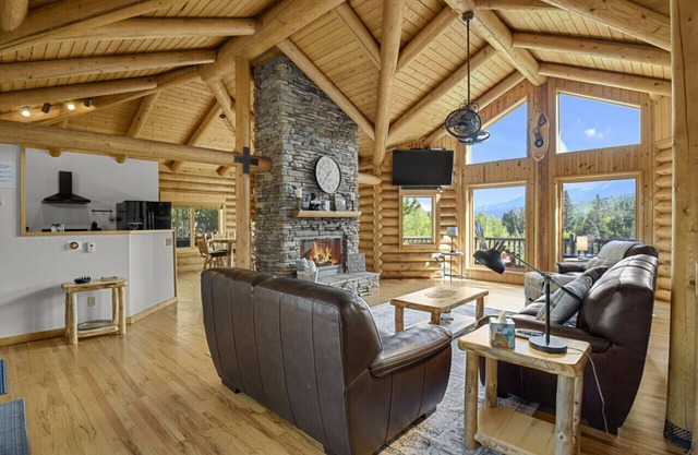 Views! Private - Custom home