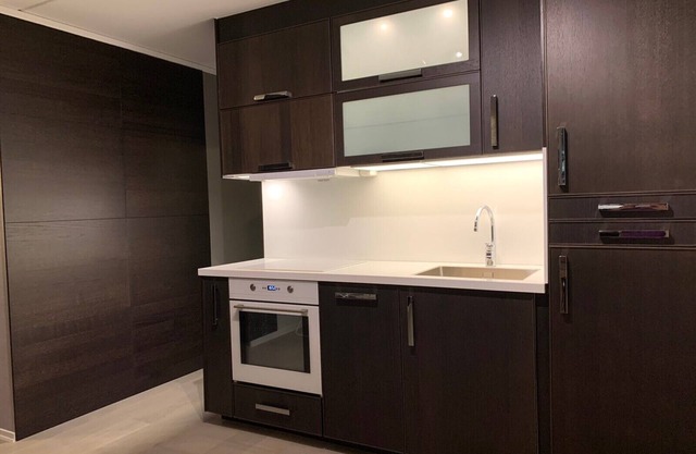 VIKA-NEAR THE ROYAL CASTLE-CENTRAL BUSINESS DISTRICT-NEWER BUILDING-QUIET STREET
