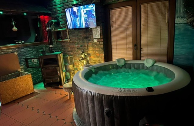 Vikendica Šumski Mir - Holiday Home with Swimming Pool and Jacuzzi