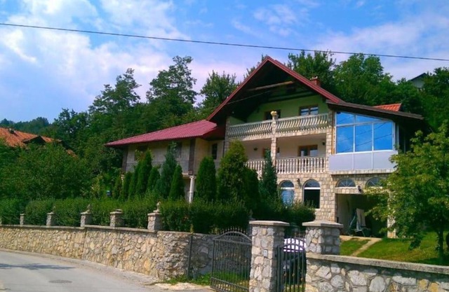 Vila Afan Ušivak