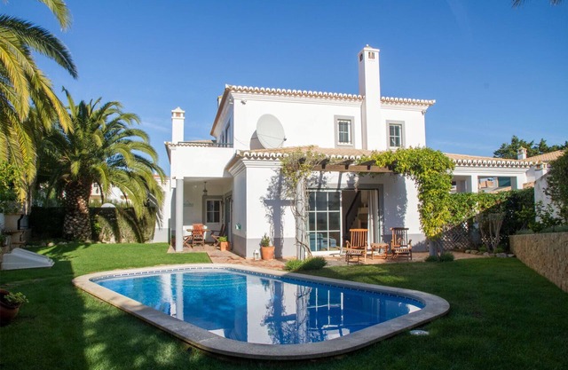 Vila Aurora - Private 3 Bedroom Villa - 100m from the beach