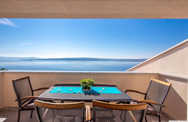 Vila Veronique with wonderful sea view VVG