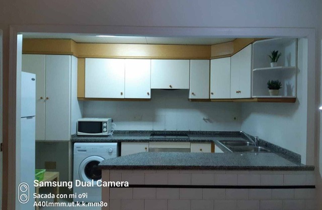 "Vilero" 3 sleepingrooms, 6 peoples, with balcony vews street/sea