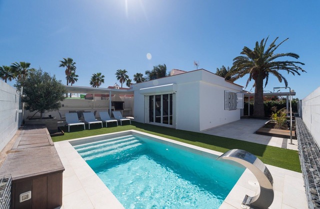 Villa in Maspalomas with Private Pool