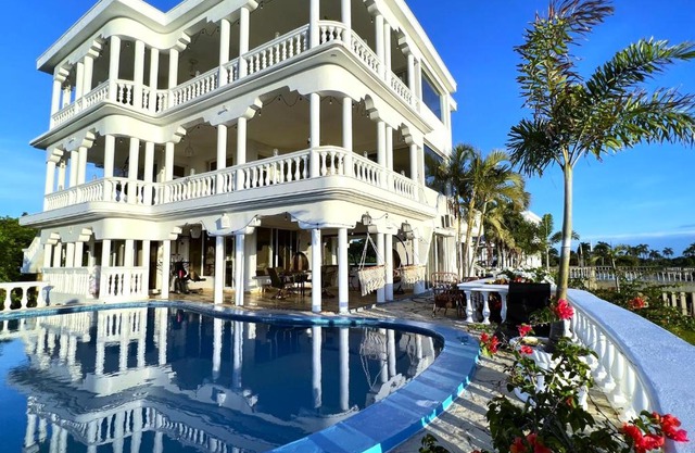 Villa #1 3 Bedroom, 3 Bathroom at Casablanca