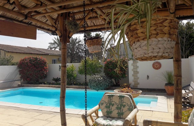 Villa 3 bd 6 pers private pool, 16 minutes from the beach, close to shops