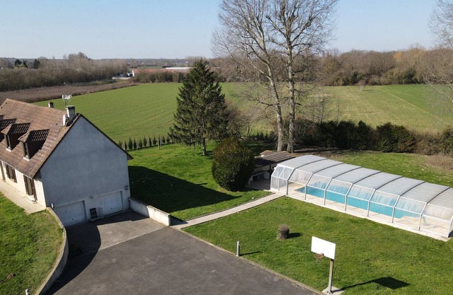 Villa 30 people (Party authorized), Swimming pool, Billiards, Table football