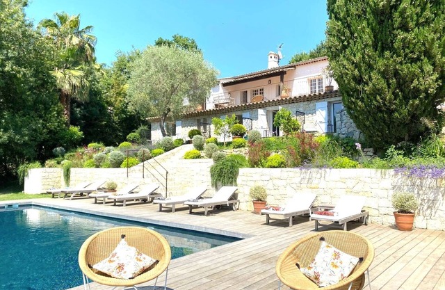 VILLA A CASA BIANCA luxury Provencal villa in St Paul de Vence