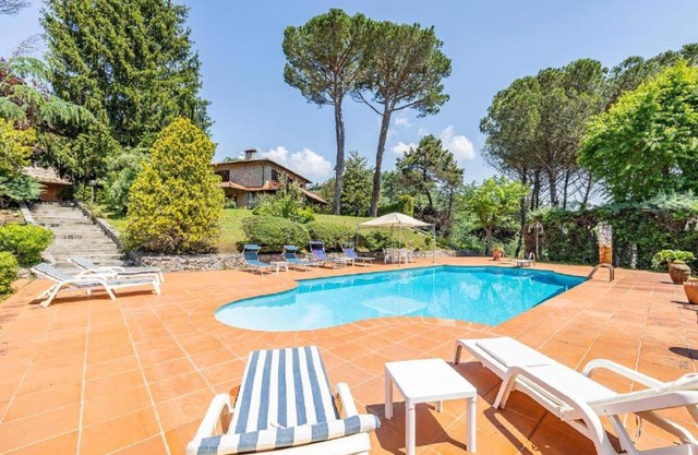 Villa ai Boschetti by Mmega