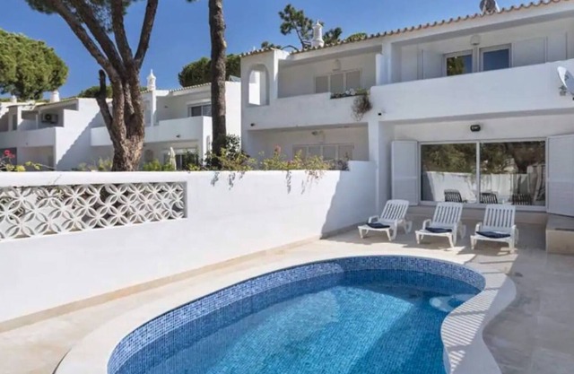 Villa 'Alisha's' with Private Pool, Wi-Fi and Air Conditioning