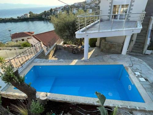 Villa Alpha Sea View With Pool