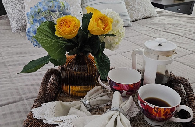 Villa Amalfi - Golf Clubs -Deluxe King Sleep-Smart TVs-2 Pools-Pets-Beach-WiFi