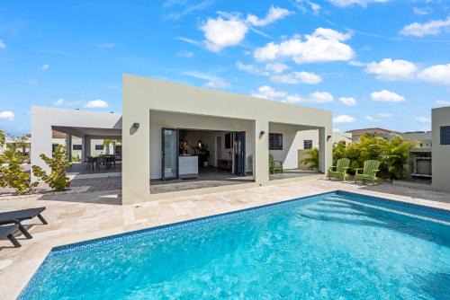 Villa Amber met privezwembad, Mambo Beach