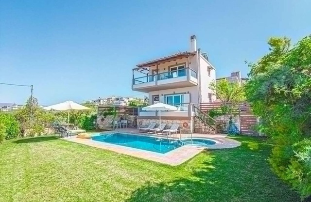 Villa Anastasia - Private pool - Close to the famous beach of Agioi Apostoloi!