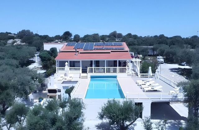 Villa 'Angela' with Mountain View, Wi-Fi and Air Conditioning