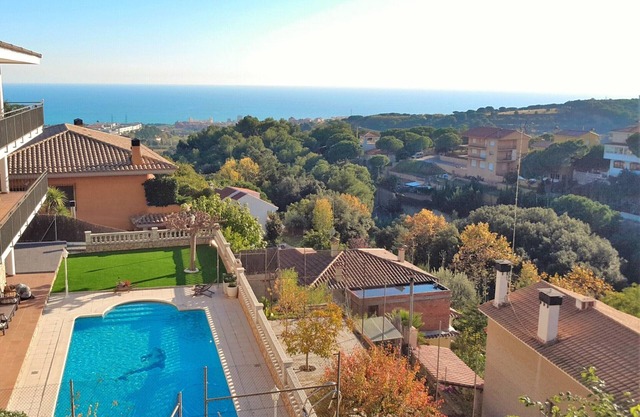VILLA ANTONIA, private pool, sea view, BBQ, 5 bedrooms, 3 bathrooms