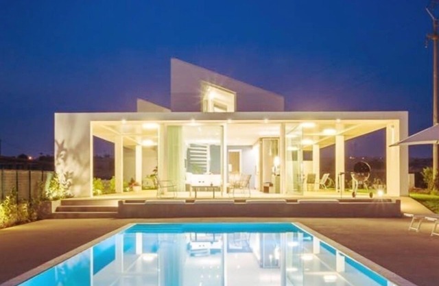 Villa Arillà: pool, padel, sea and relaxation