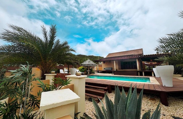 Villa Autentico Aruba w/h pool in Santa Cruz