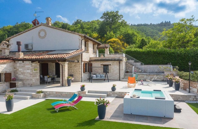 Villa Azzurra 5 - Two Bedroom Villa, Sleeps 5