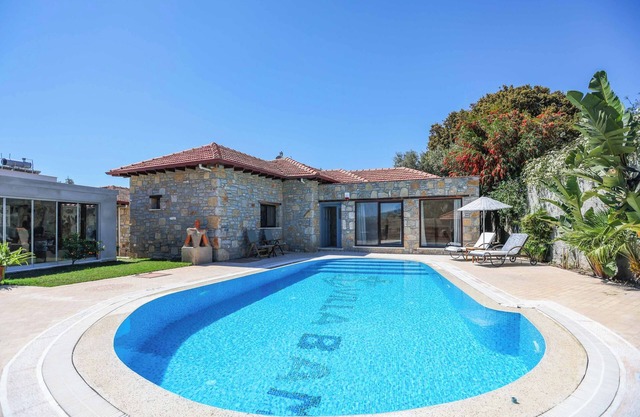 Villa Bambi - Two Bedroom Villa, Sleeps 4
