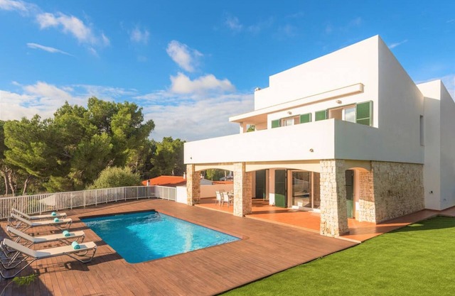 Villa Barbara- private pool, beach, full Aircon and free WiFi