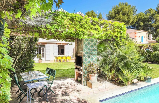 Villa 'Bastide Les Oréades' with Private Pool, Wi-Fi and Air Conditioning