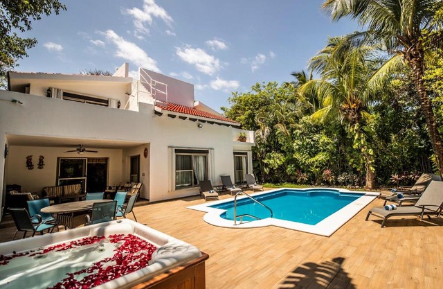 Villa Beach Adventure Relax Holiday Private Pool BBQ Maid Service Golf