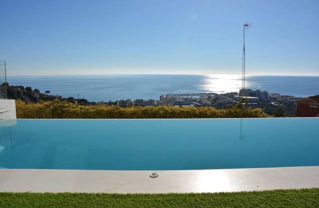Villa Bianca Sitges – High-End Design/Spectacular Sea Views. Indoor Pool