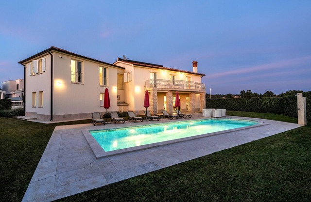 Villa Bincila for 12 people near Poreč with sea view & beautiful garden