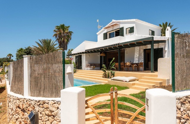 Villa 'Binimadi' with Sea View, Wi-Fi and Air Conditioning