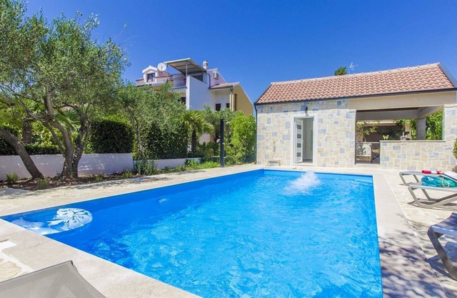 Villa BLU - holiday house with heated salt water pool, 200m to the sea, free WIFI, parking