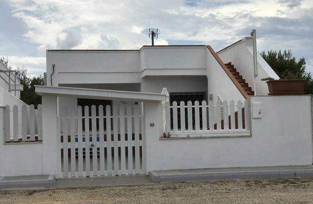 Villa Bonavista Torre Lapillo - Porto Cesareo sleeps 6