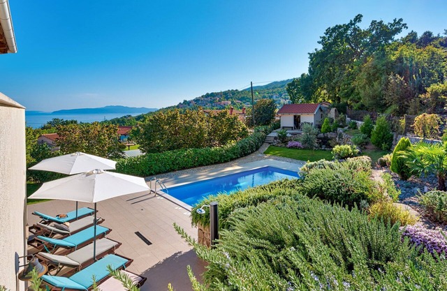 Villa Butterfly with Pool