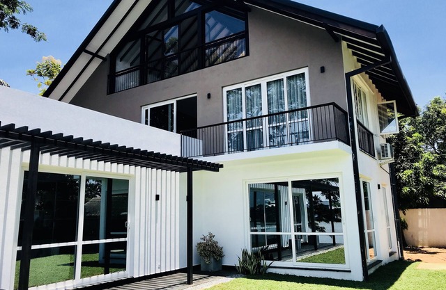 Villa by the Edge (Water front Villa)