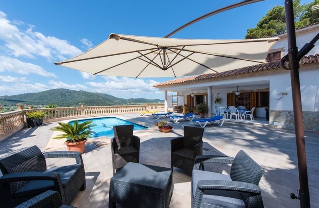 Villa Canyamel with pool and sea view approx. 200 sqm, near beach, garden, 3 bedrooms with A/C air conditioning, 2 bathrooms, BBQ grill, restaurants, WLAN available