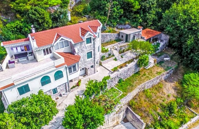 Villa Charlie by Interhome
