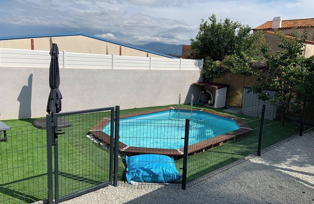 Villa Climatisée, 2 Chambres, 6 Personnes Jardin et Piscine, Emplacement Idéal