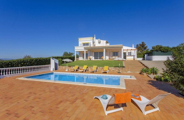 Villa Colina do Sol by Villa Plus