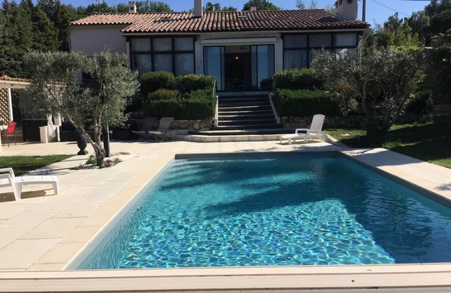 Villa Confort Avec Piscine Chauffée, Terrain de Pétanque