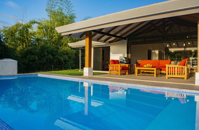 Villa Las Brisas, breezy ocean view with private pool!