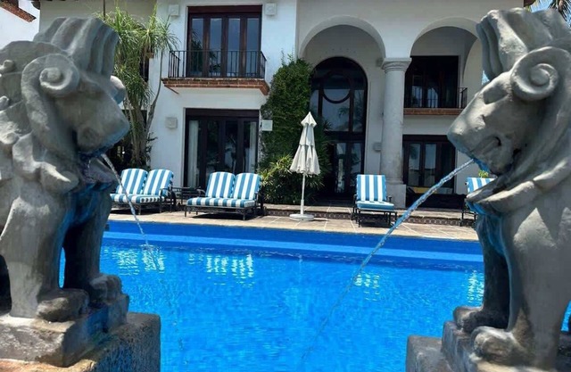 Villa del Sol Summary