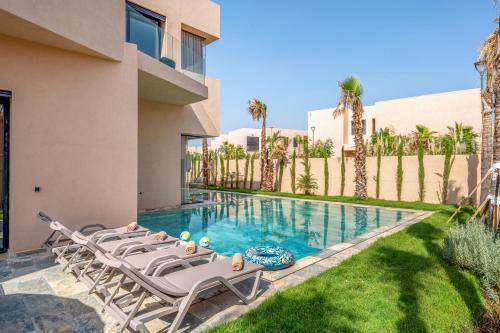 Villa Diana, 4 Suites, Piscine Chauffée, Cuisinière, Ping Pong, Jeux à 20min du Centre