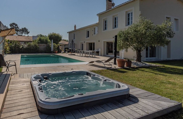 Villa Eivissa luxury on the route des Châteaux 🍇🏡