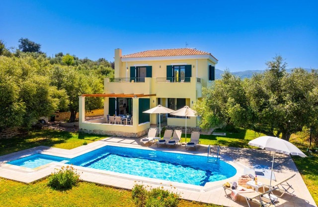 Villa Eleni Helios - Three Bedroom Villa, Sleeps 7