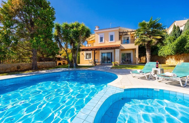 Villa Elessa - Three Bedroom Villa, Sleeps 6