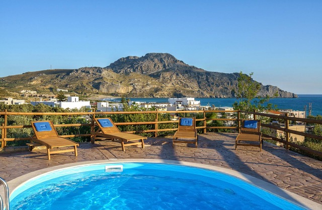 Villa Ellis w/Private Pool ★ 200m from Beach ★ Walk to Restaurants, Bars & Shop